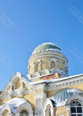 orthodox church in winter