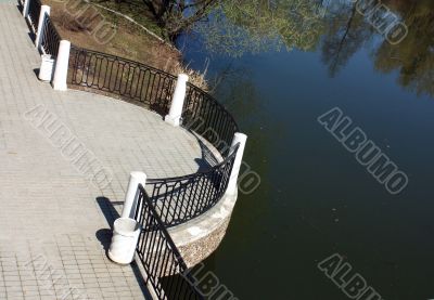 Embankment of the pond