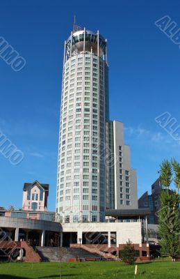 High-tech style building