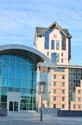 High-tech style building