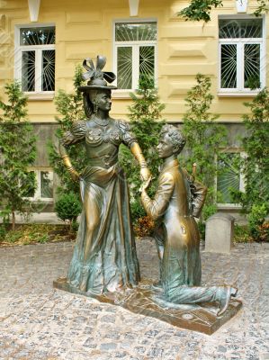 Genre sculpture on the street