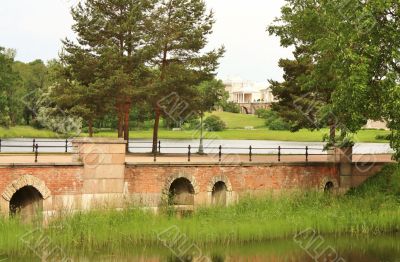 Old pond&rsquo;s dam