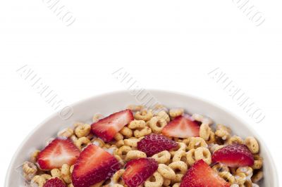 slice strawberries on the cereals