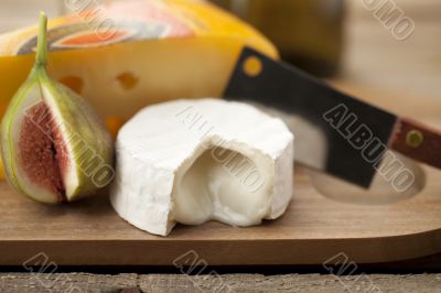cheese and fig fruit