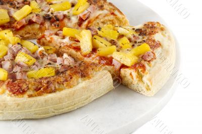 delicious hawaiian pizza 