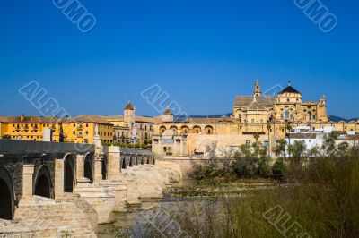 Mezquita and roman bridge