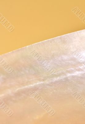 Nacre with violet-pink nuance