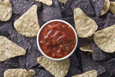 nachos and salsa