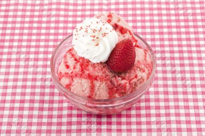 strawberry flavor ice cream