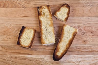 toasted baguette slices