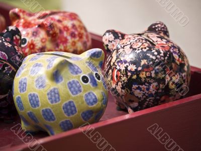 piggybanks-colourful piggybanks-colourful