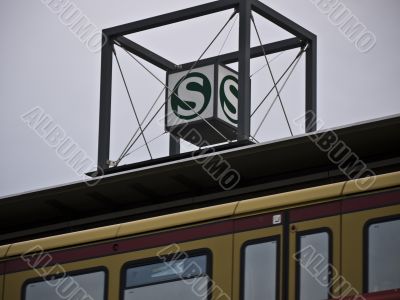 Sign-Light-rail-train Sign-Light-rail-train
