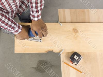 cutting ply wood using a jigsaw
