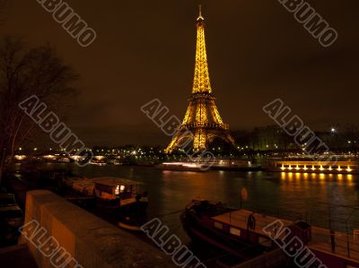 the eiffel tower and seine river