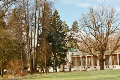 White palace with colonnade and  wing rotunda 