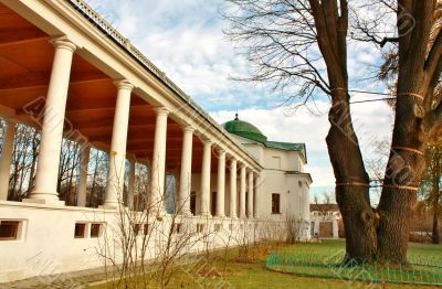 White colonnade with the wing rotunda 