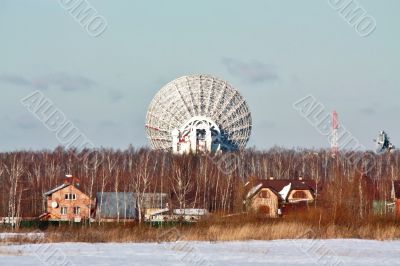 Parabolic antenna satellite communications