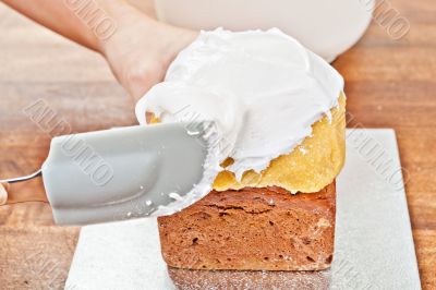 Spreading cream with spatula Spreading cream with spatula