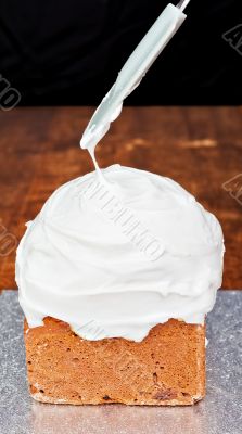 Spreading cream on cake icing 2 Spreading cream on cake icing 2