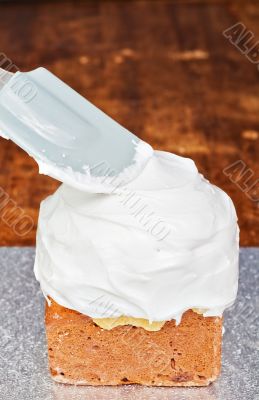 Spreading cream with spatula Spreading cream with spatula