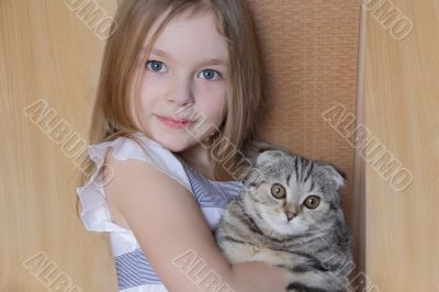 Girl with grey kitty
