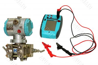 Differential sensor and calibrator.