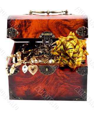 bow in Treasure chest