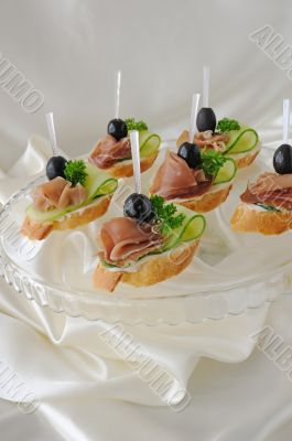 Canapes with ham