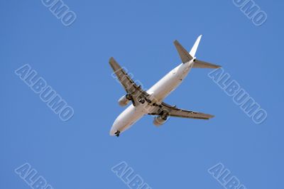 Jet airplane landing