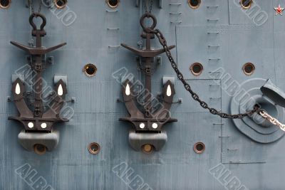 Anchors on the cruiser Aurora.