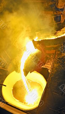 pouring molten steel 