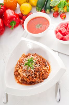 spaghetti pasta with bolognese sauce