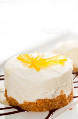  lemon mousse served whith lemon peel on top