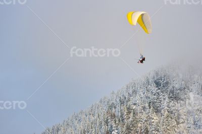 paragliding in winter