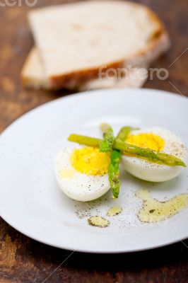 asparagus and eggs