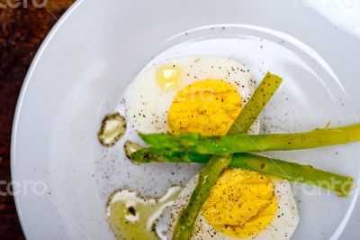 asparagus and eggs