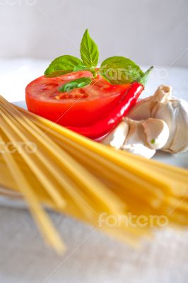 Italian spaghetti pasta tomato ingredients