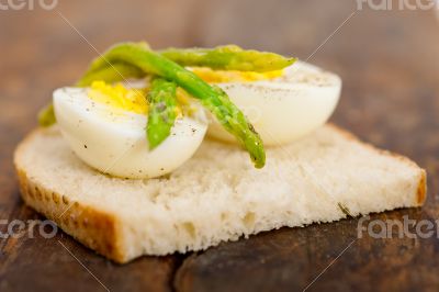 asparagus and eggs