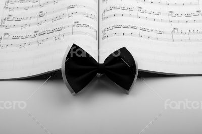 Black bow and note