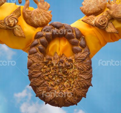 Easter decoration: beautifully baked a cake and a variety of bre