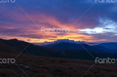 Autumn evening mountain plateau landscape (Carpathian, Ukraine) 