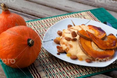 Pumpkin dessert with almond and raisins