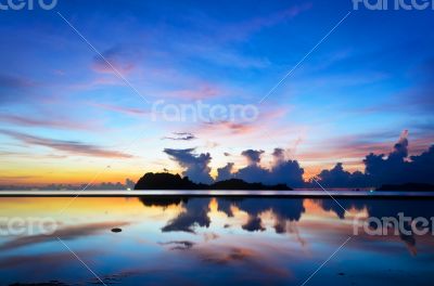 Sunrise at Hat Sai Ri beach in Chumphon