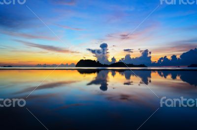 Sunrise at Hat Sai Ri beach in Chumphon