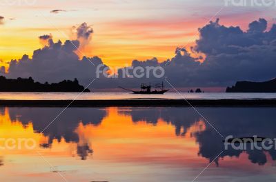 Sunrise at Hat Sai Ri beach in Chumphon