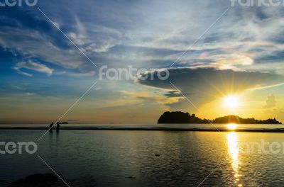 Sunrise at Hat Sai Ri beach in Chumphon