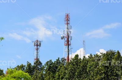 Multiplicity communications tower