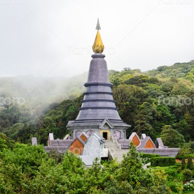 Phra Mahathat Napapolphumisiri pagoda