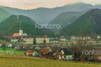 The Rein Abbey