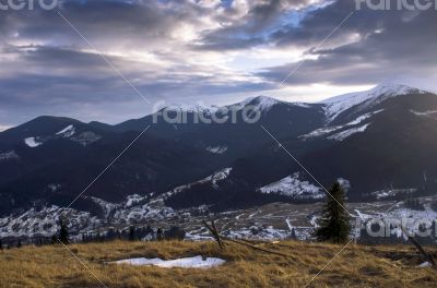 Winter evening mountain plateau landscape (Carpathian, Ukraine)